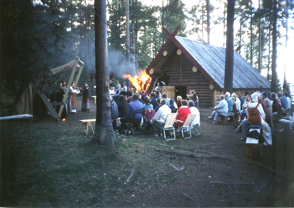 Fest i vikingahuset vid Orbaden